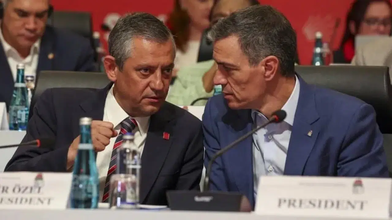 Sanchez, görüşme isteğini reddetti iddiasına Özgür Özel’den açıklama!