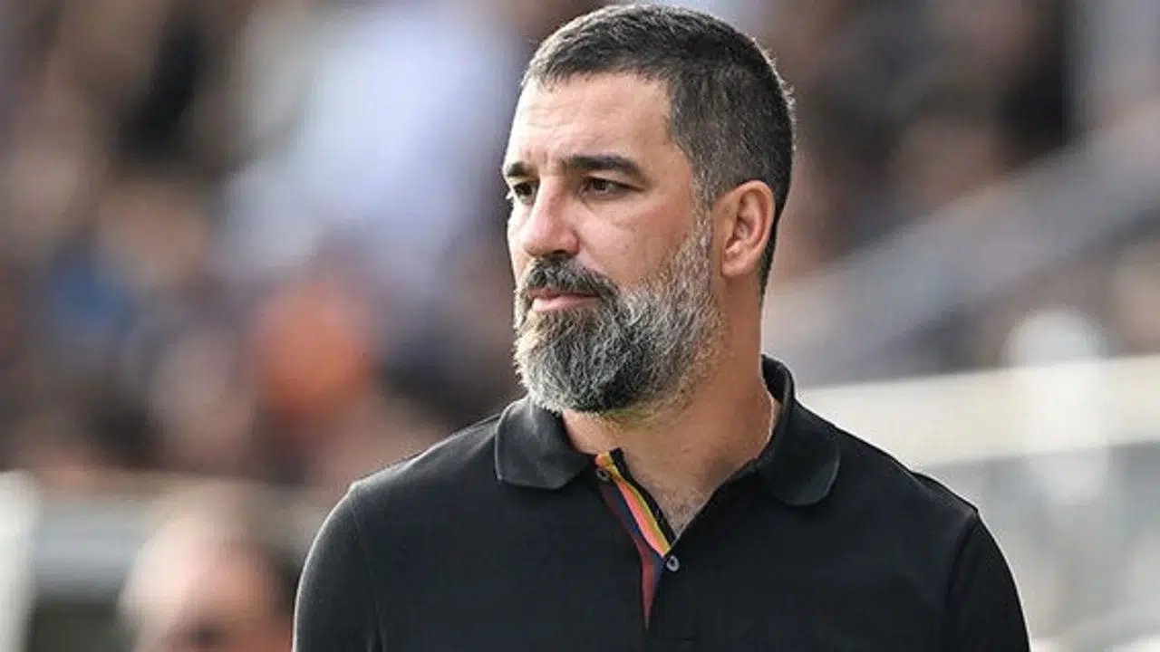 Crystal Palace hocasından Arda Turan’a büyük övgü: "Muazzam iş çıkarıyor"