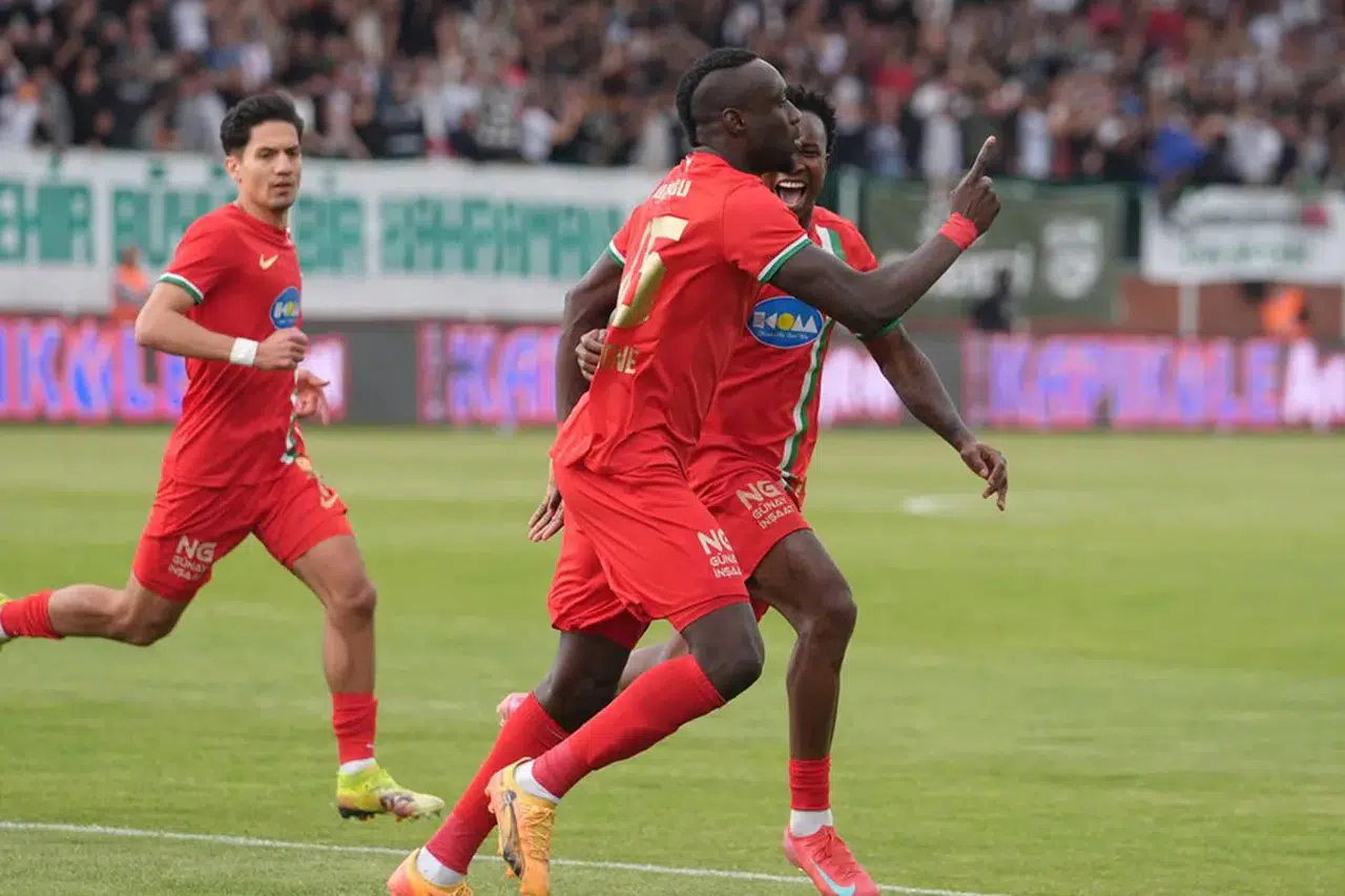 Amedspor’dan tarihi başarı: Süper Lig'e yükseldi