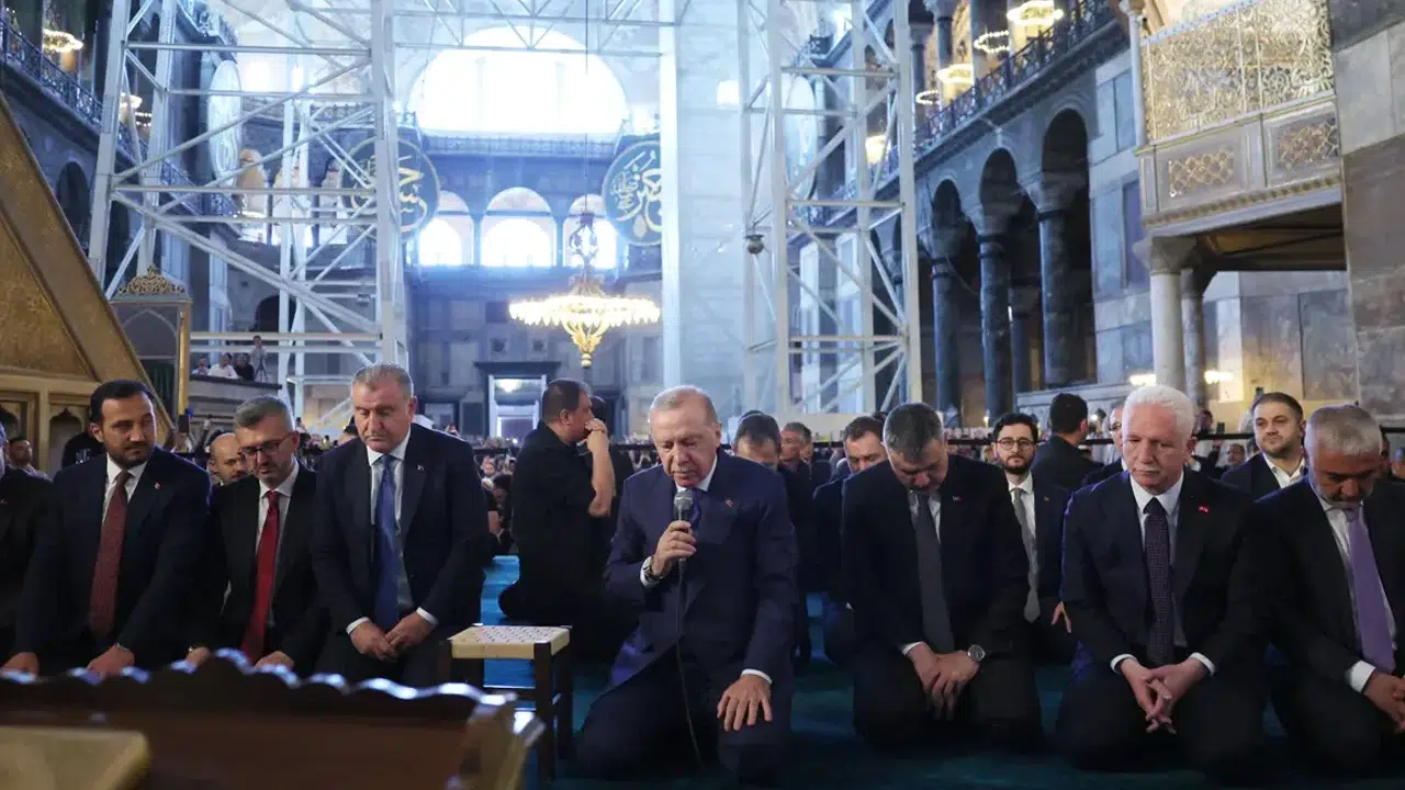 Cumhurbaşkanı Erdoğan: "İstanbul’un fethi kutlu bir mirasın yıl dönümüdür"