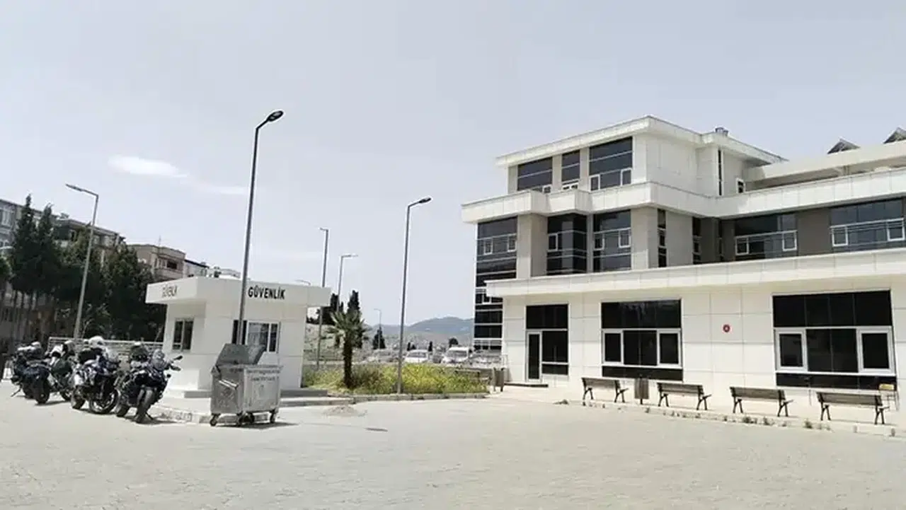 İzmir'de korkunç olay: Şantiye alanında yanmış kadın cesedi bulundu