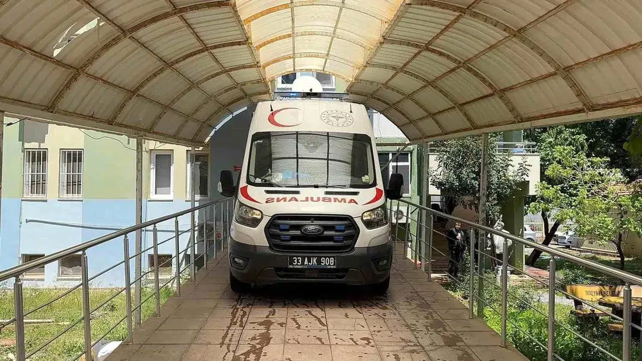Mersin’de hastaneye kaldırılan aileden acı haber: 2 çocuk hayatını kaybetti