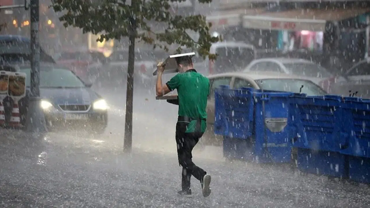 AKOM’dan İstanbul için sağanak ve soğuk hava uyarısı sıcaklıklar hızla düşecek