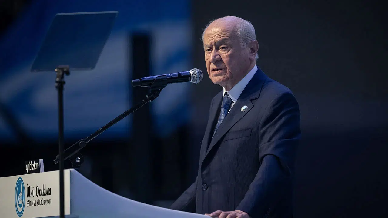 MHP lideri Bahçeli: "Kılıcın yanına algoritma, sancağın yanına yazılım eklenmiştir"