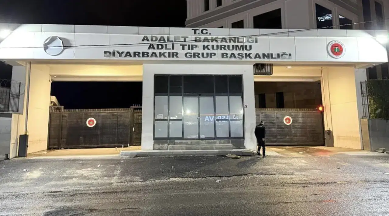 Diyarbakır’da kıraathane önünde silahlı saldırı: 1 kişi hayatını kaybetti