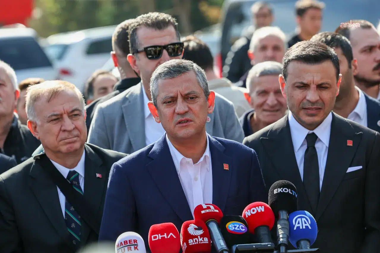 Özgür Özel'den 'yeni parti' iddialarına yanıt