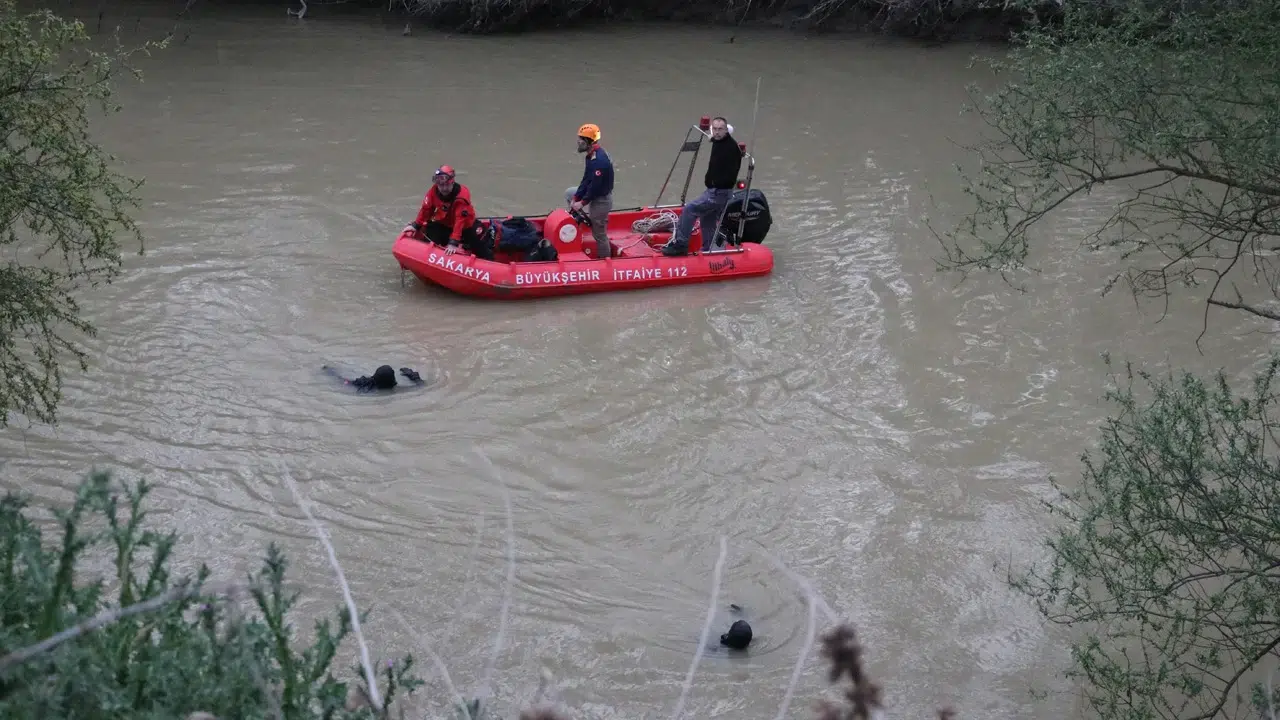 Sakarya Nehri’nde kaybolan çocuktan acı haber arama çalışmaları sonuç verdi