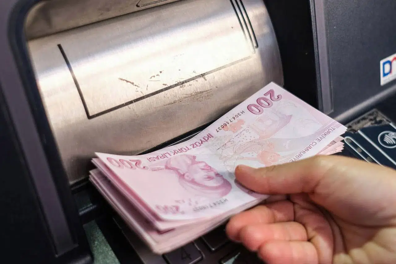 Tarihler belli oldu! Emeklilerin hesabına bu ay iki ödeme birden yatacak