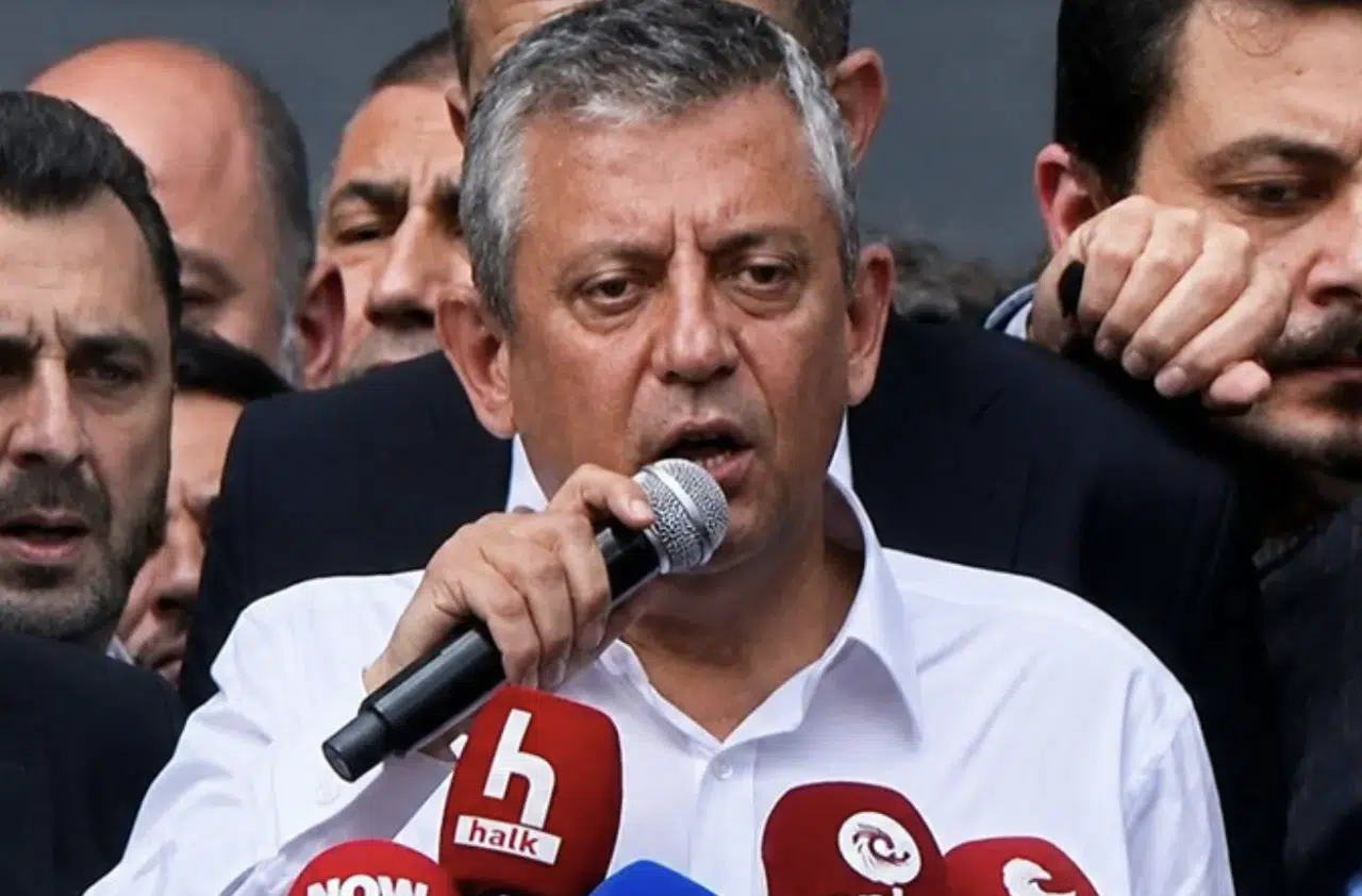 Özgür Özel TBMM önünde konuştu: “Sıktım dişimi ama artık yeter”