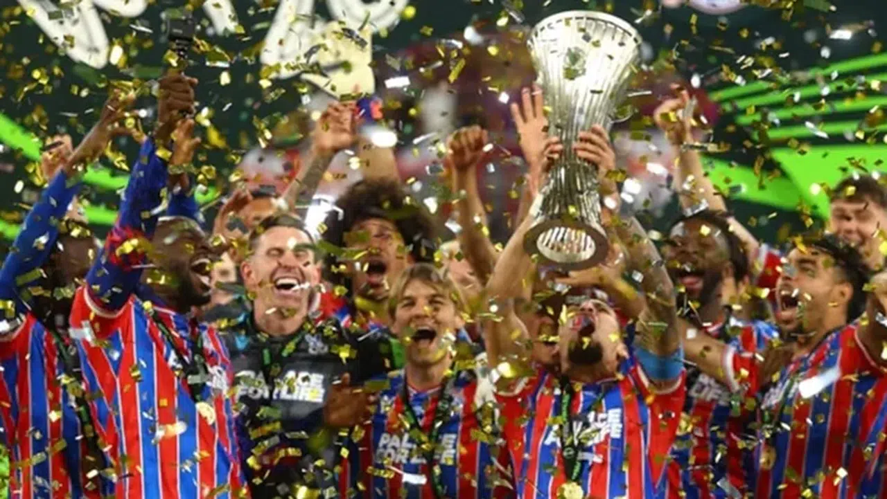 Crystal Palace, UEFA Konferans Ligi'nde Şampiyonluk Yağmuruna Daldı!