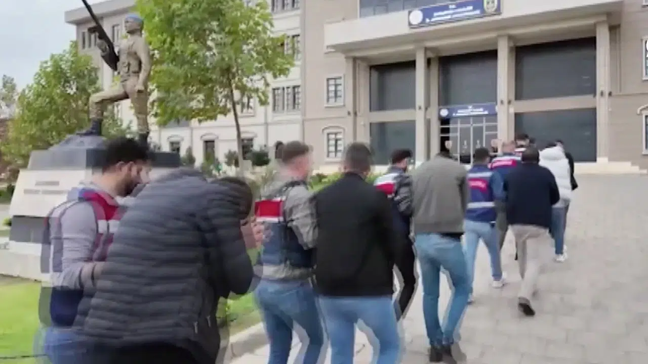Jandarmadan 22 ilde yasa dışı bahis operasyonu: 61 şüpheli yakalandı