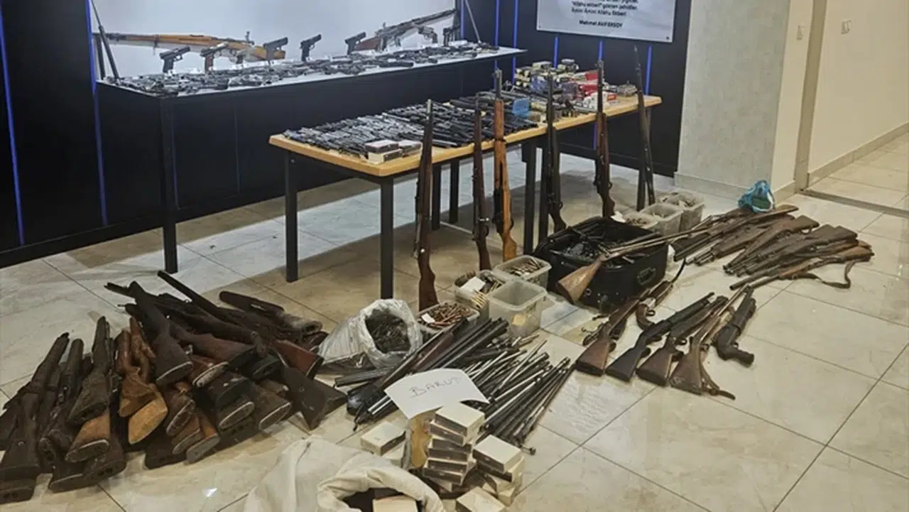 Ankara’da evi cephaneliğe çevirdi, ele geçirilenler şaşkına çevirdi