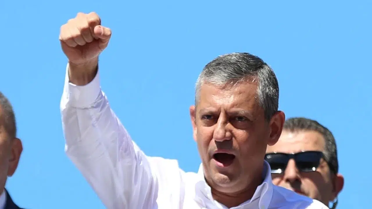 Özgür Özel’den erken seçim çağrısı: “Seçimi kaybedersem bırakırım”