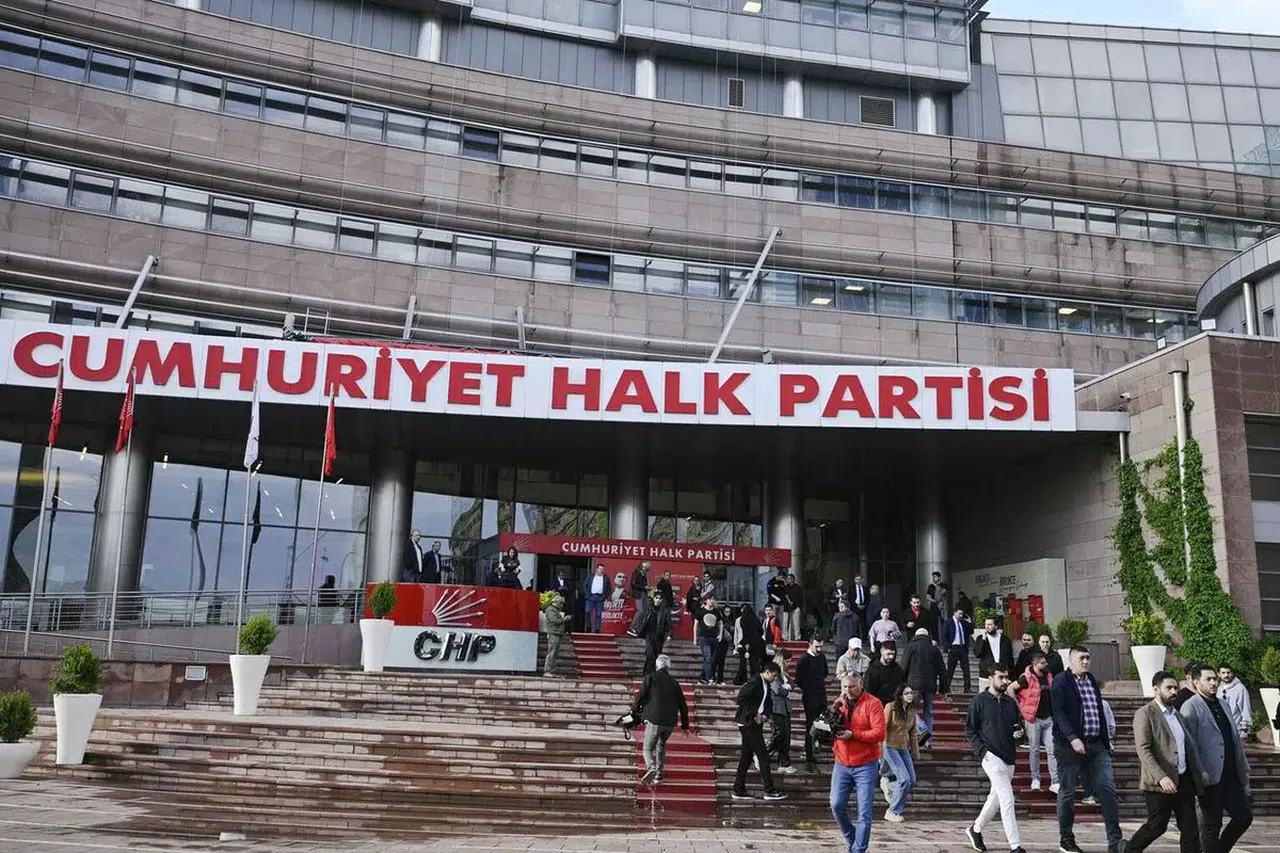 CHP Genel Merkezi’ne yapılacak tebligat ertelendi