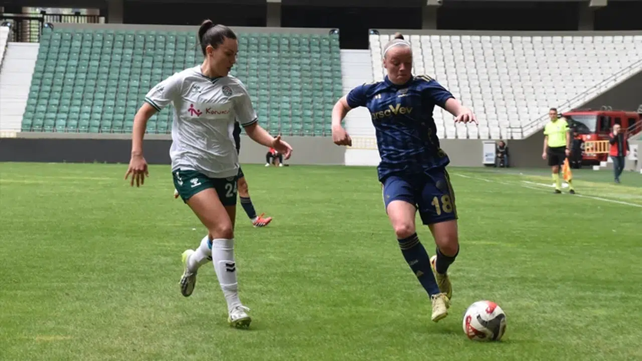 Turkcell Kadın Futbol Süper Ligi’nde Fenerbahçe şampiyonluğunu ilan etti
