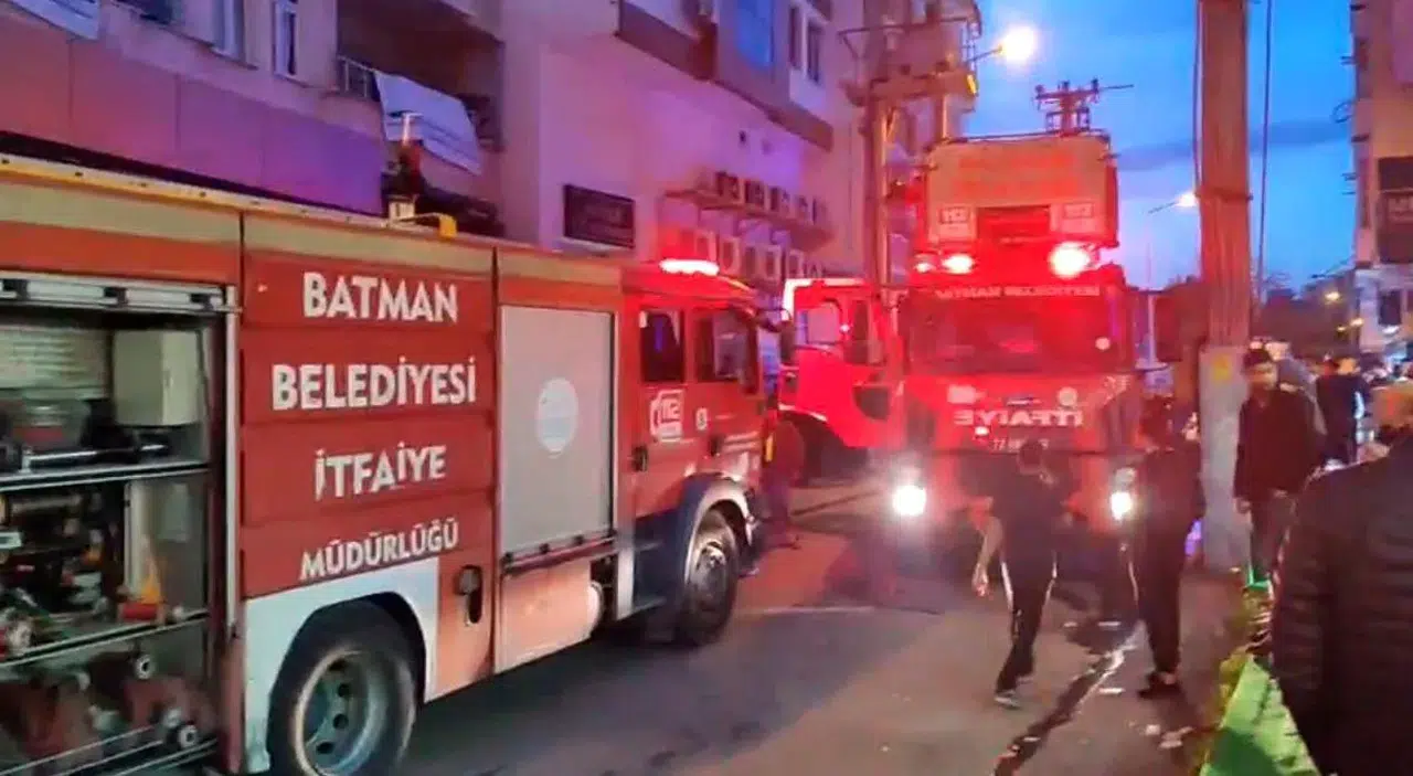 Batman'da bir evde bir kadın ve bir erkek yanmış halde ölü bulundu