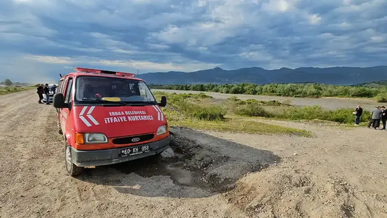 Tokat’ta feci kaza: Kelkit Çayı’na düşen araçta 2 kişi kayboldu