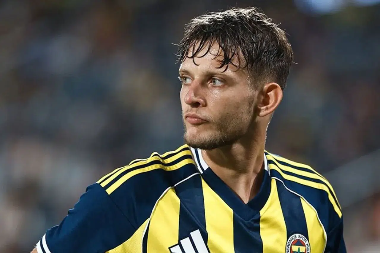 Sebastian Szymanski Galatasaray’a önerildi karar Okan Buruk’a bırakıldı