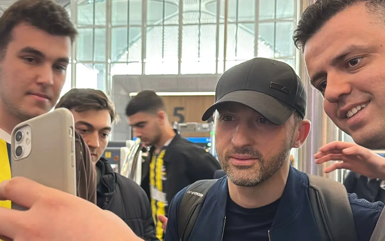 Domenico Tedesco İstanbul’dan ayrıldı! Havalimanında duygusal anlar yaşandı