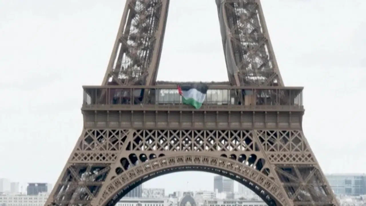 Paris’te Eyfel Kulesi’ne Filistin bayrağı açan 6 kişi gözaltına alındı