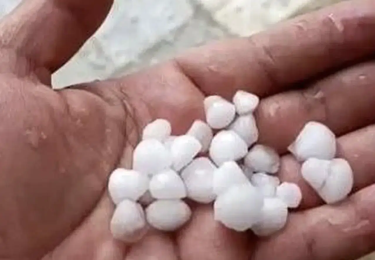 Silivri’de ceviz büyüklüğünde dolu yağışı etkili oldu