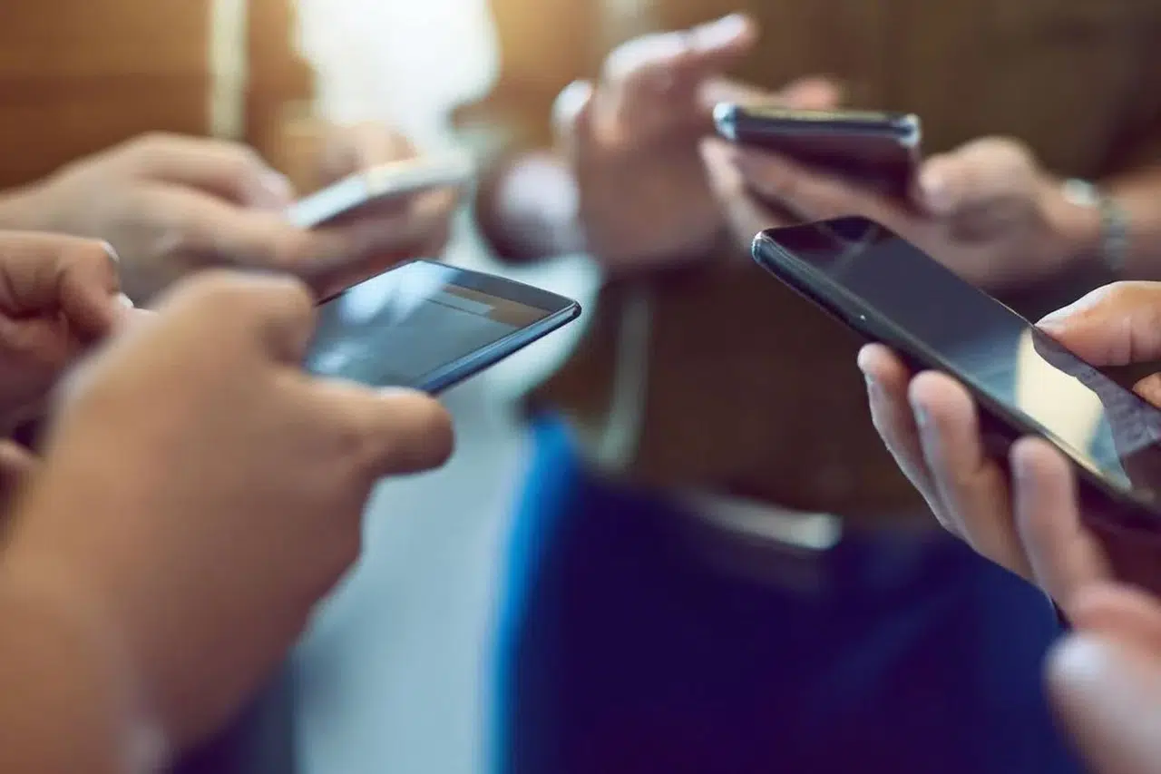 Telefonlara gelen mesaj endişe yarattı: Savaşa mı giriyoruz?
