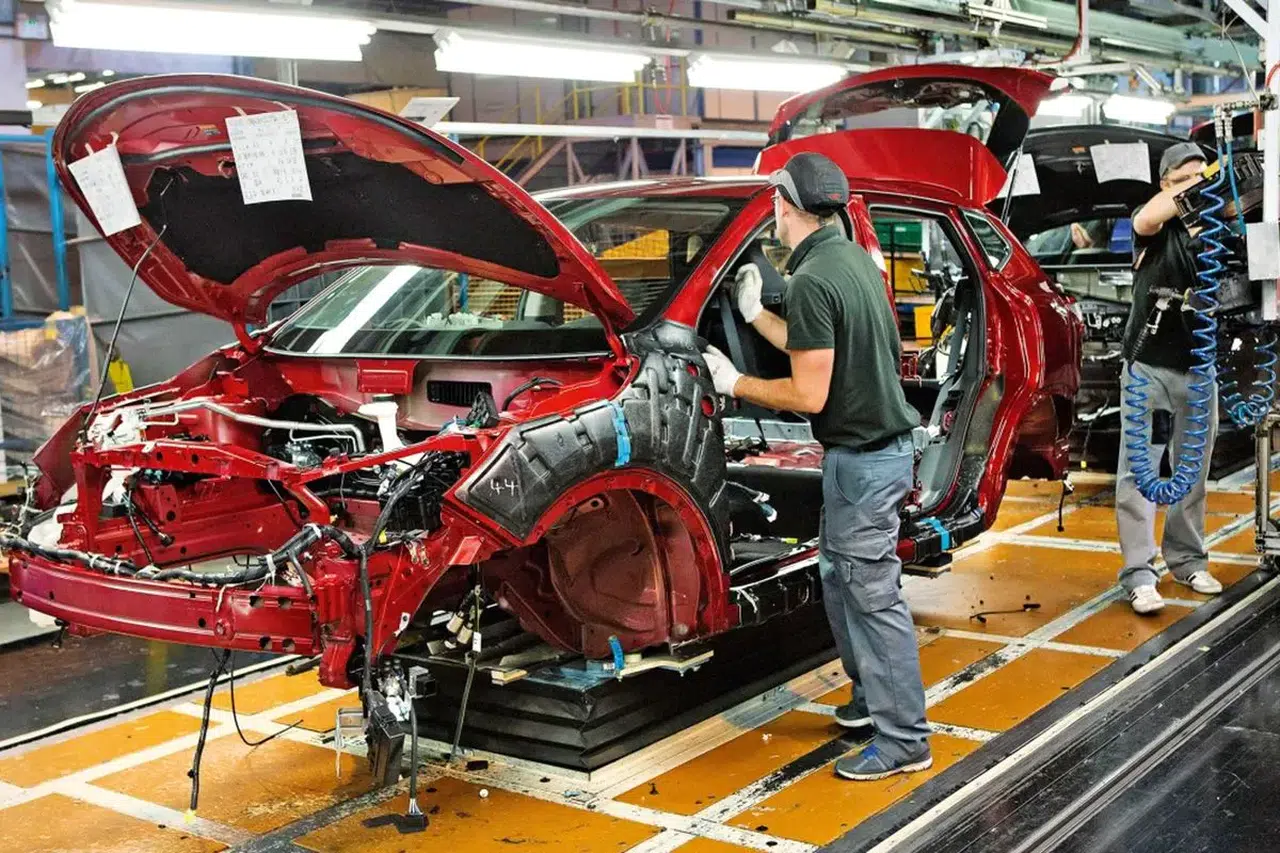 Otomotiv devi artık kırmızı ve sarı araç üretmeyecek