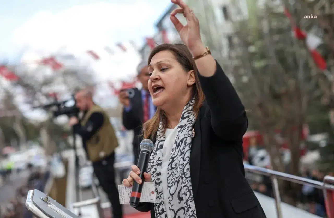 Burcu Köksal kimdir, nereli? AK Parti'ye mi geçiyor?