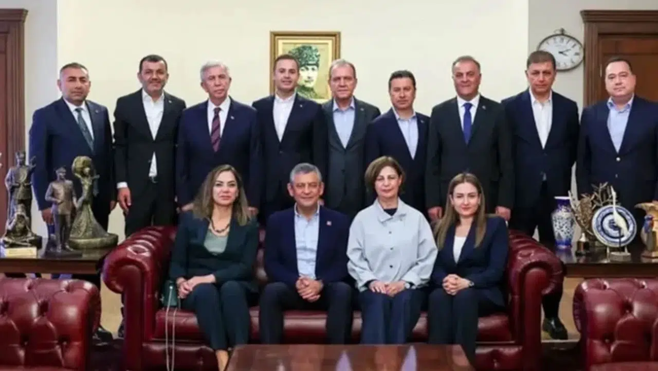 CHP’li büyükşehir belediye başkanlarından Özgür Özel’e destek mesajı