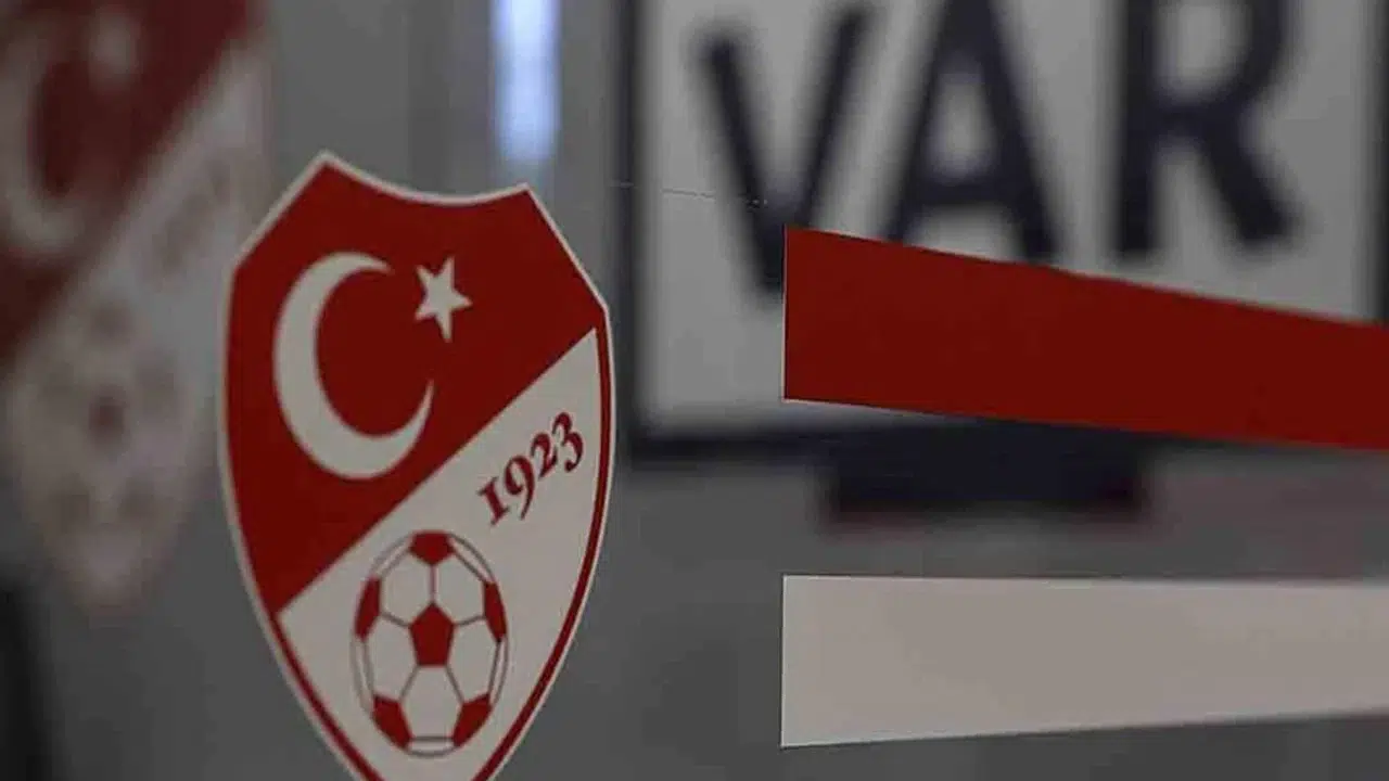 Gaziantep FK Beşiktaş maçının VAR hakemi Johann Pfeifer oldu