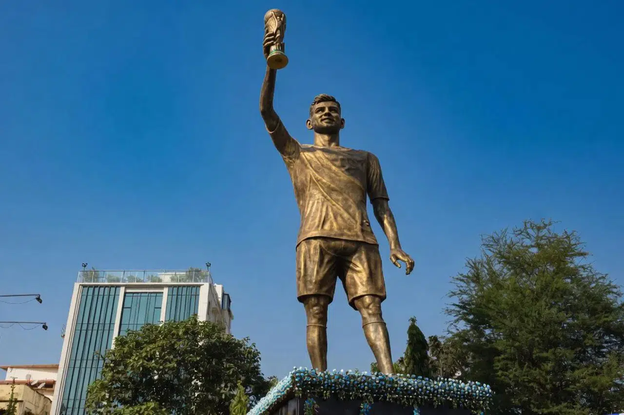 Dünyanın en büyük Messi heykeli için yıkım kararı