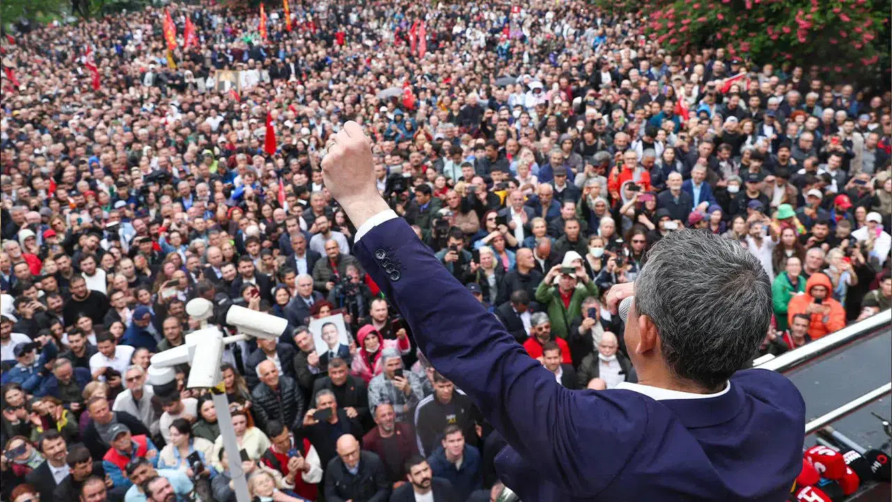 CHP İzmir İl Başkanı Güç'ten miting çağrısı: "Özgür Özel yarın İzmir’de olacak"