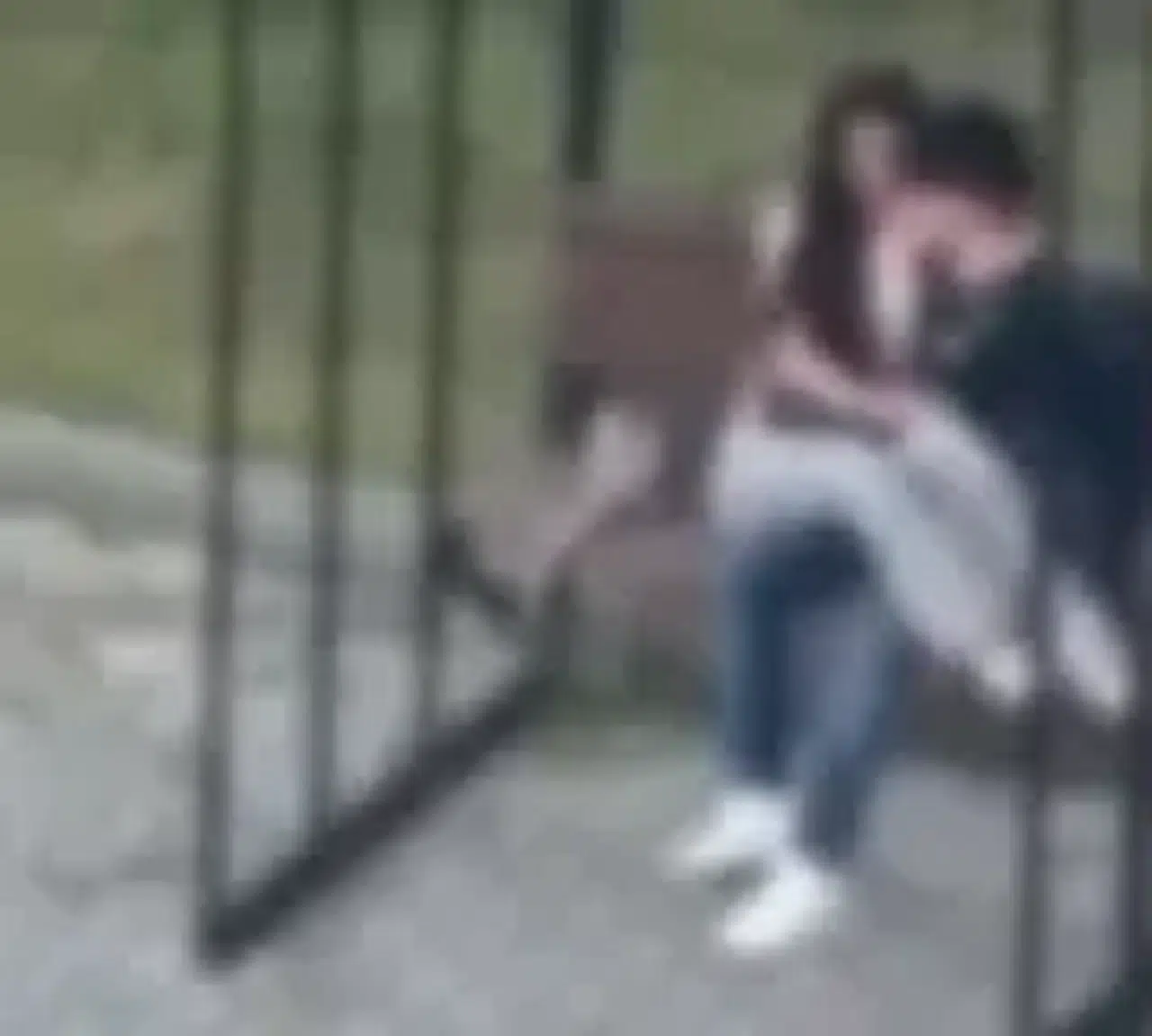 Çocuk parkındaki görüntüler tepki çekti: Mahalle sakinleri çözüm bekliyor