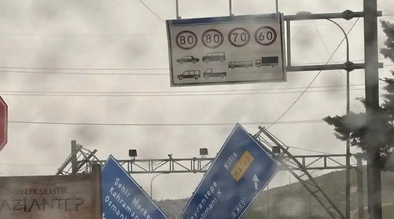 Gaziantep’te şiddetli yağış ve fırtına 23 kişiyi yaraladı