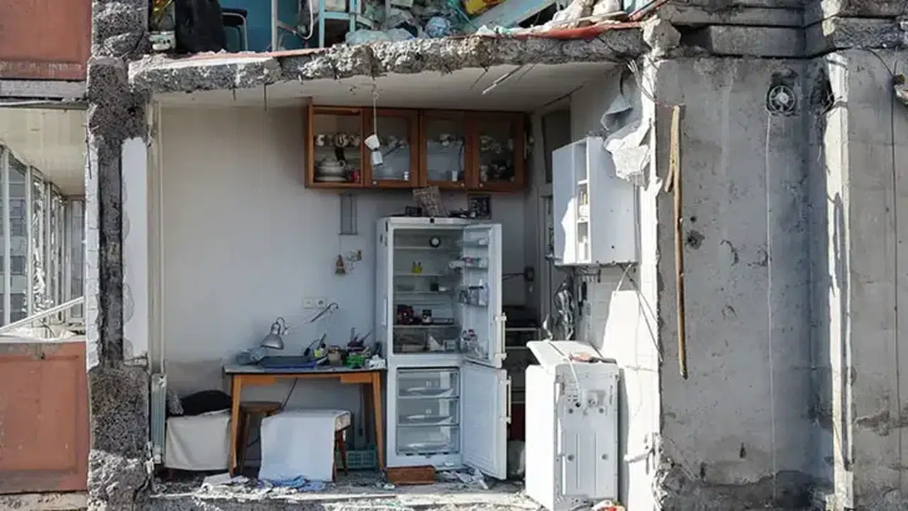 Ukrayna'da 24 kişinin öldüğü binadan geriye enkaz kaldı