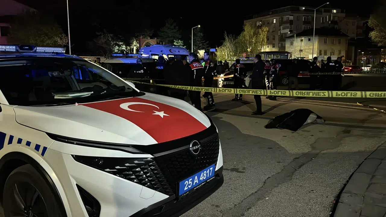 Erzurum’da cami önünde başından vurulmuş halde ölü bulundu
