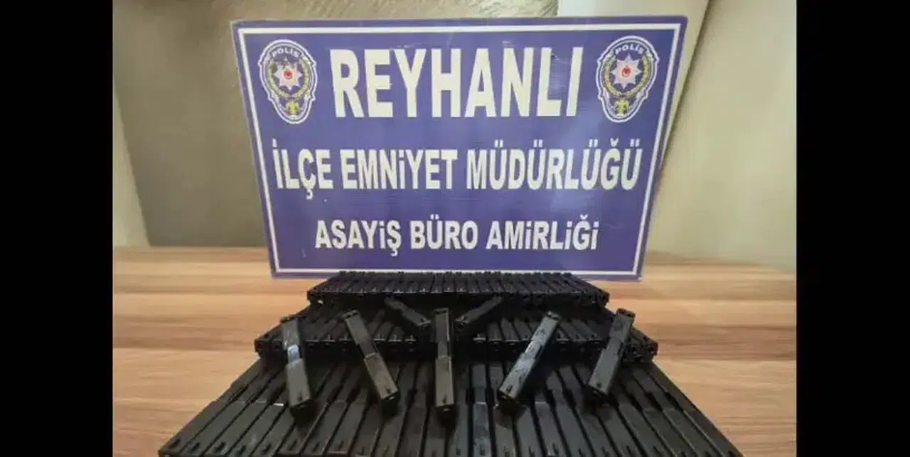 Hatay'da otomobilde 80 tabanca parçası ele geçirildi: Araç sürücüsü tutuklandı