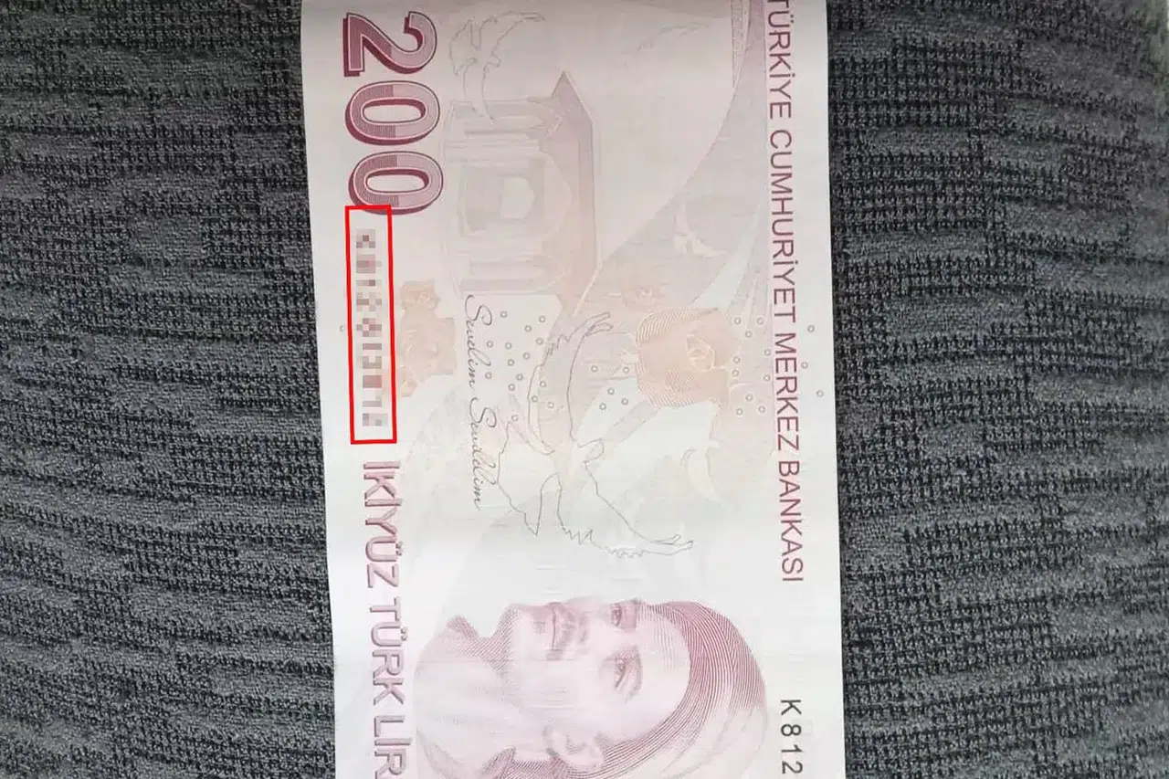200 liralık banknotun sıra dışı seri numarası koleksiyonerlerin ilgisini çekti