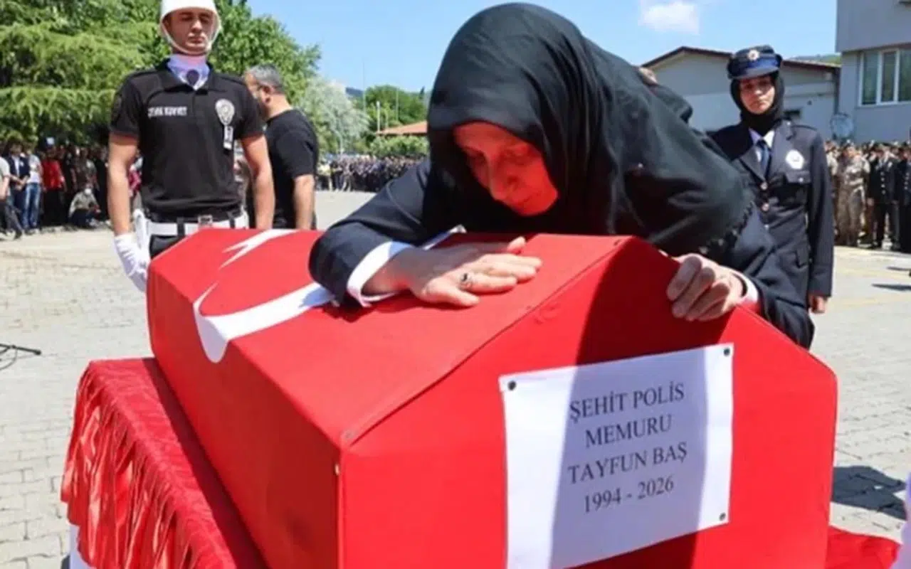 Şehit polis memuru Tayfun Baş son yolculuğuna uğurlandı