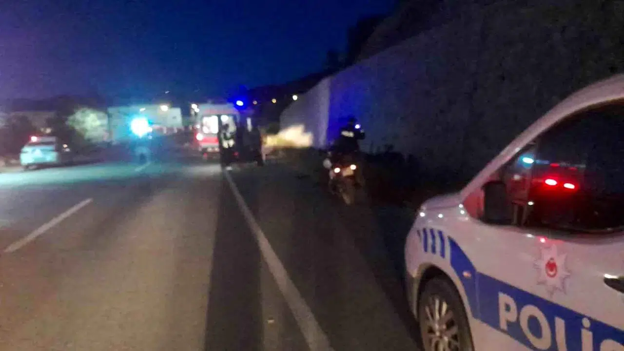 Bolu'da emniyet şeridinde facia: ATV tamir ederken otomobil çarptı
