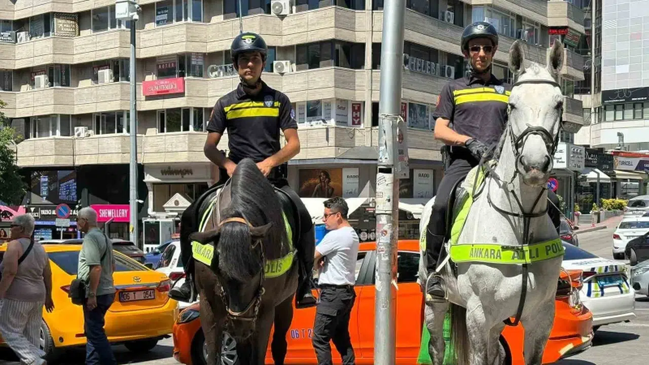 NATO Zirvesi öncesi Ankara'da atlı polis mesaisi