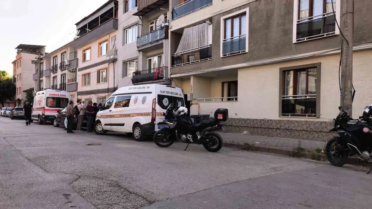 Bursa'da yaşayan 71 yaşındaki kadın evinde ölü bulundu