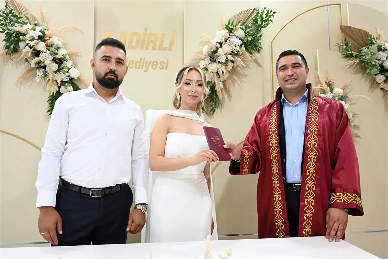 Nikah salonlarında 26.06.2026 yoğunluğu