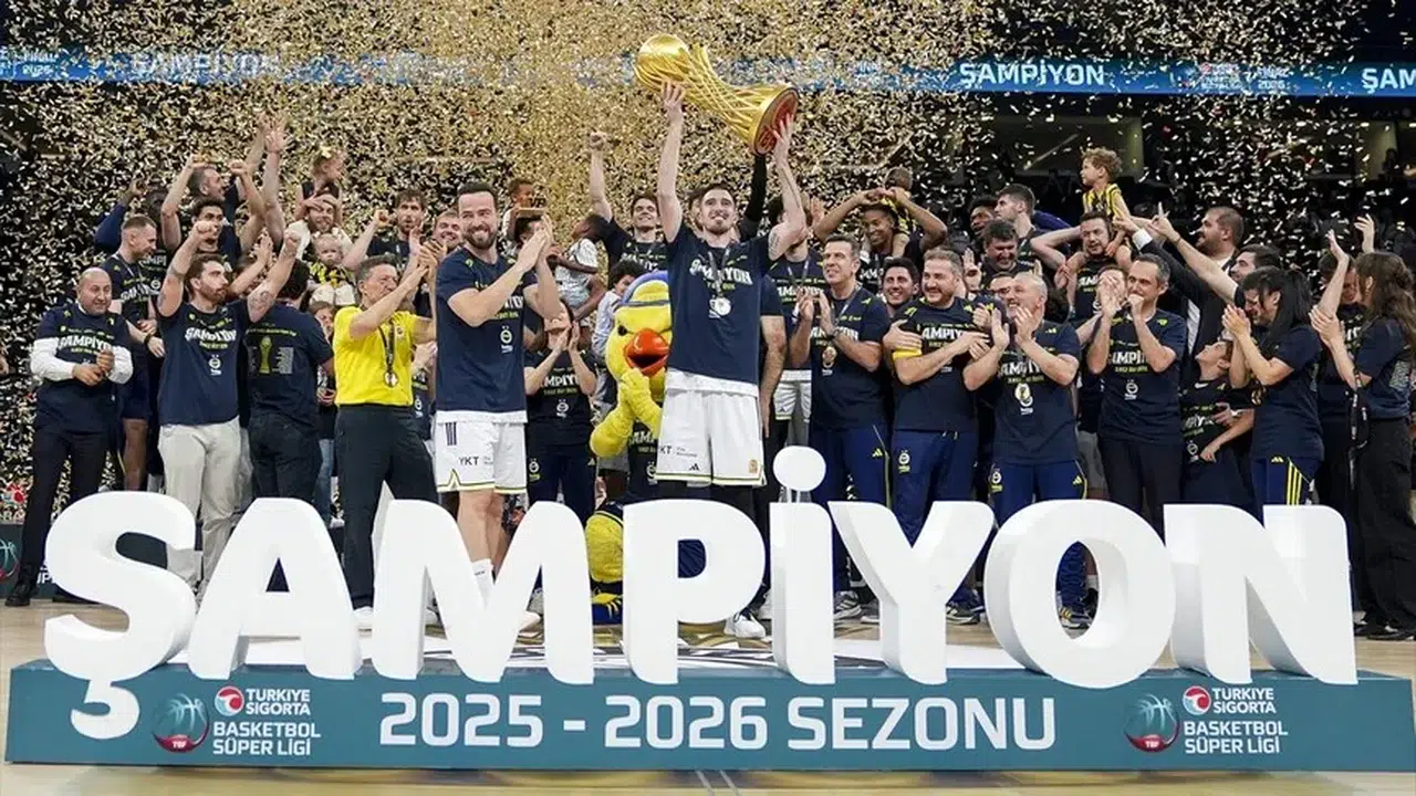 Fenerbahçe Beko, Beşiktaş'ı geçerek Basketbol Süper Ligi şampiyonu oldu