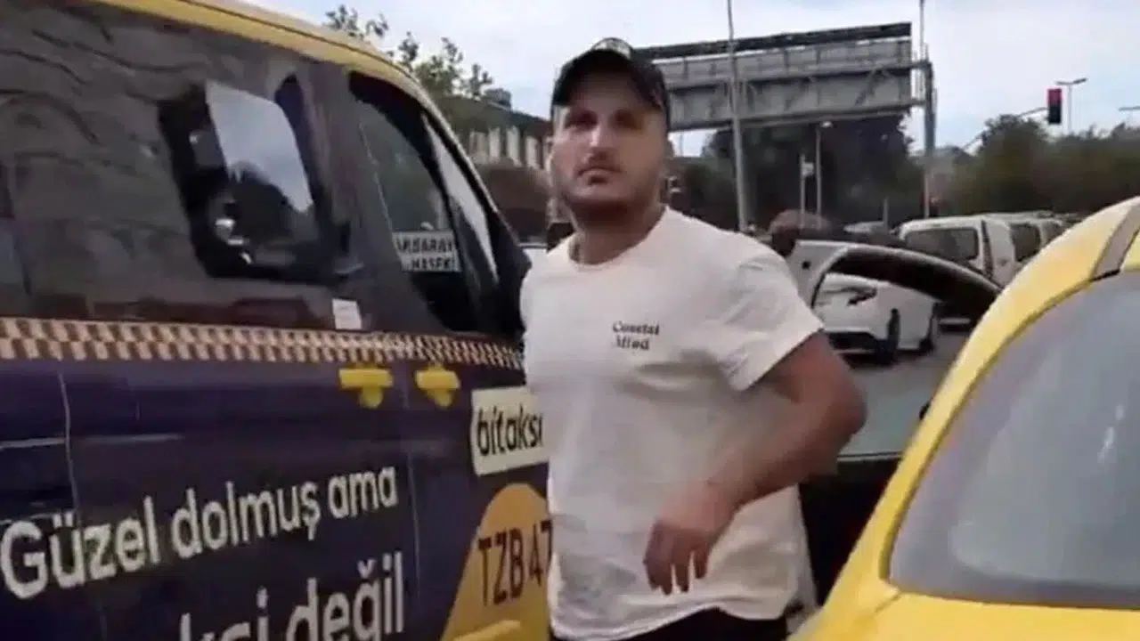 İstanbul'da turistten fazla ücret talep eden taksiciye 140 bin lira ceza: Taksi trafikten men edildi