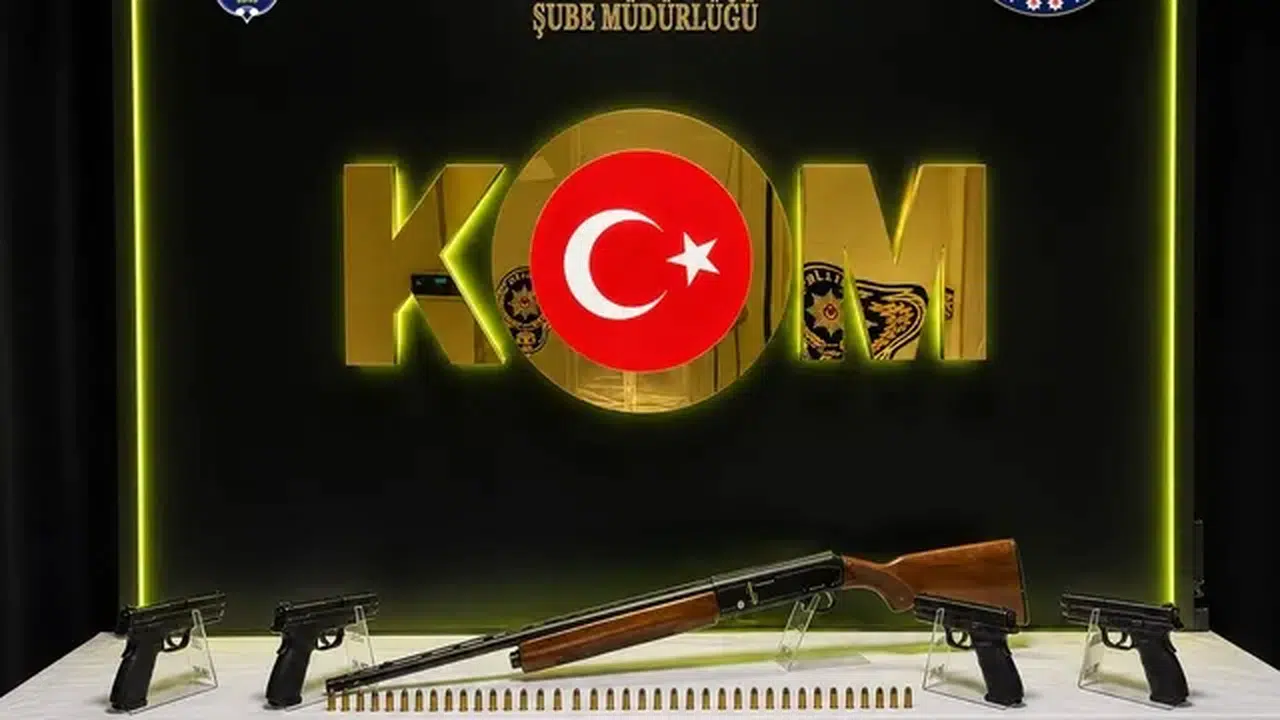 Denizli'de silah kaçakçılığı operasyonu: 3 kişi tutuklandı