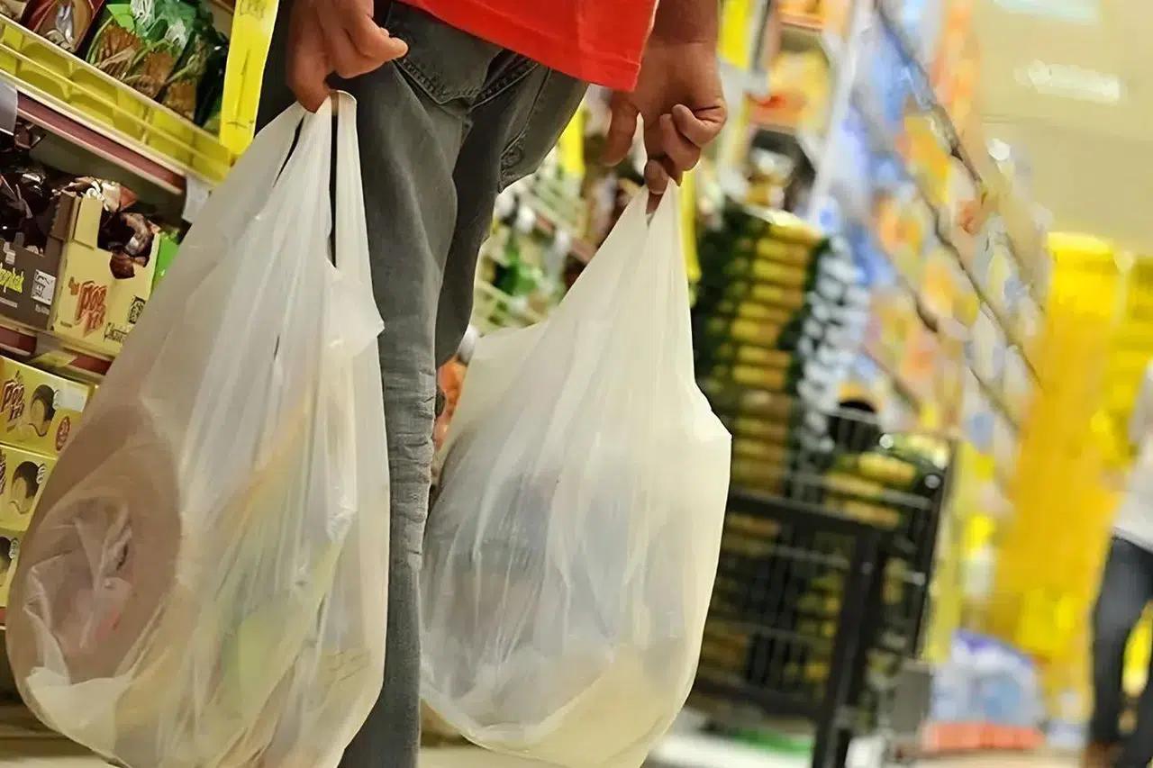 Ortadoğu'daki kriz Japonya'da plastik sıkıntısına yol açtı: Çöp poşetlerine kota uygulanıyor