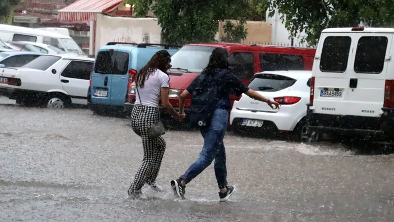 Meteoroloji’den 9 il için kuvvetli sağanak uyarısı