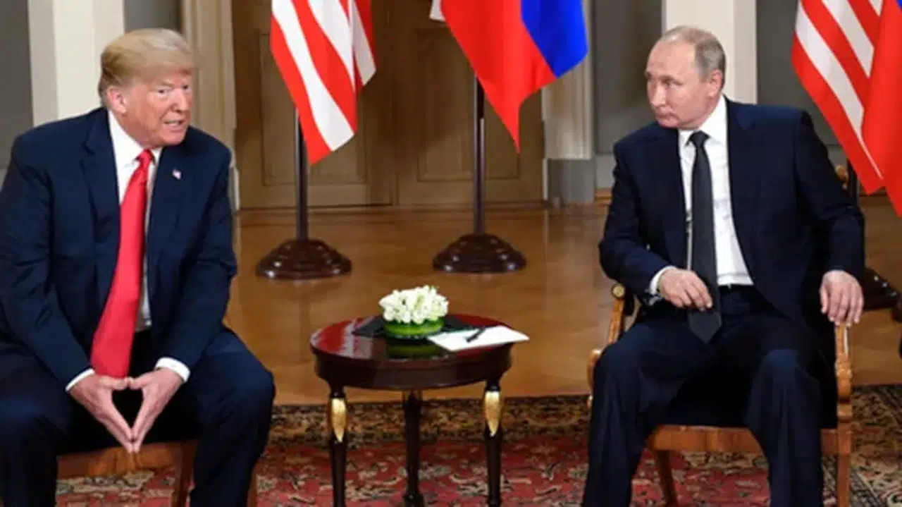 Kremlin açıkladı: Putin ile Trump bir saat görüştü