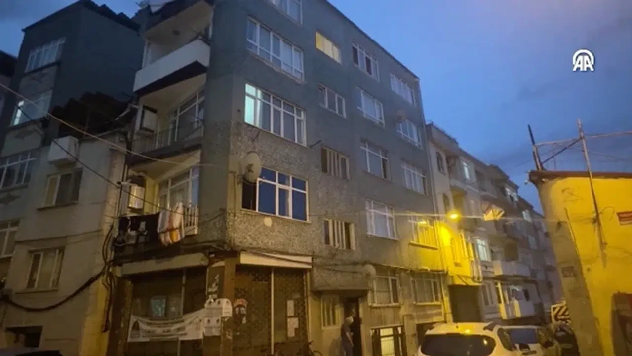 Fatih’te 5’inci kattan düşen kadın hayatını kaybetti